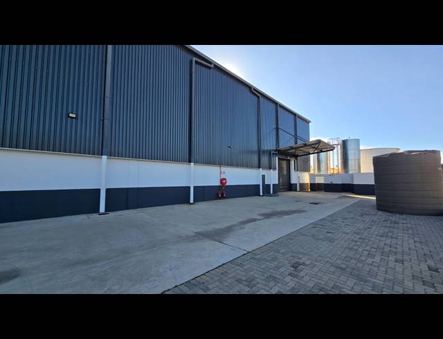 3,742M² WAREHOUSE TO LET IN SPARTAN
